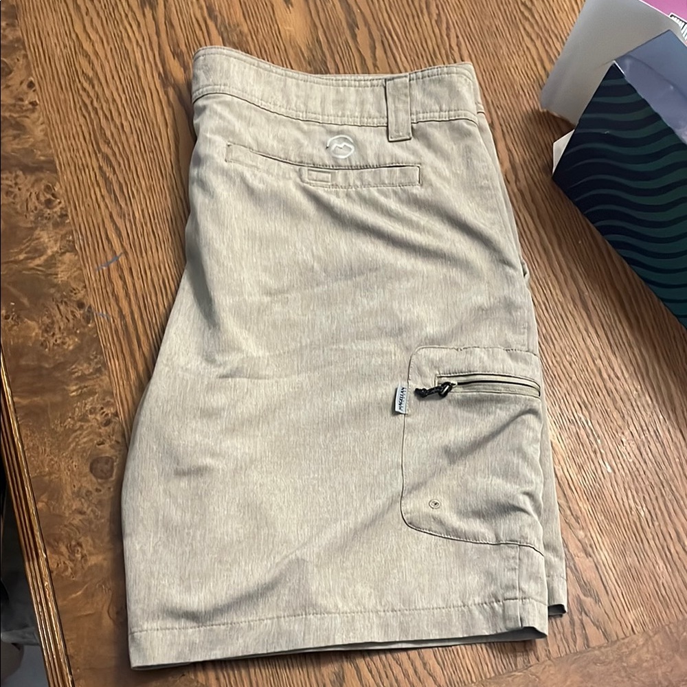 Magellan Outdoors Light Tan Cargo Shorts